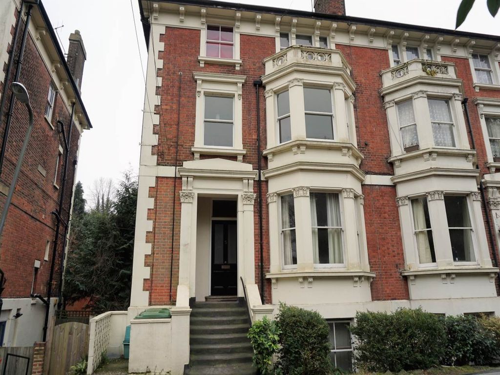 2 bed flat to rent in Montacute Gardens, Tunbridge Wells, Kent TN4 Zoopla