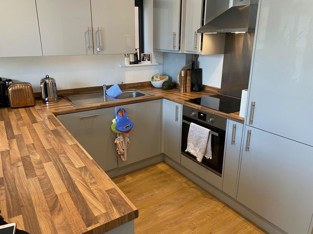 3 bed flat to rent in London Road, Sayers Common, Hassocks BN6 Zoopla