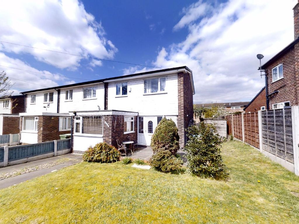 3 bed town house for sale in Davyhulme Road, Urmston, Manchester M41