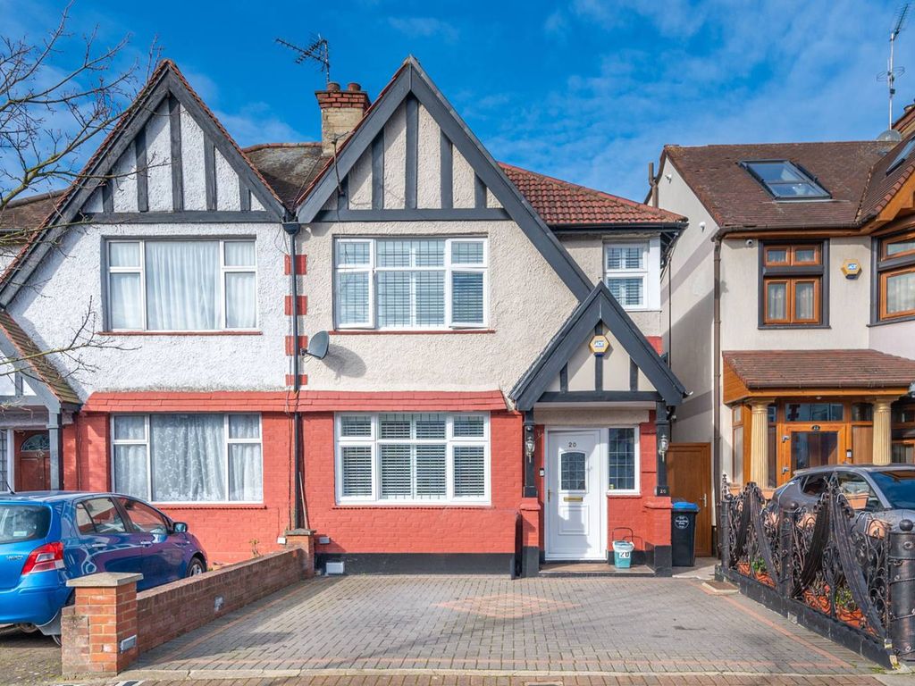 3 bed property for sale in Meadow Way, Wembley HA9, £700,000 Zoopla