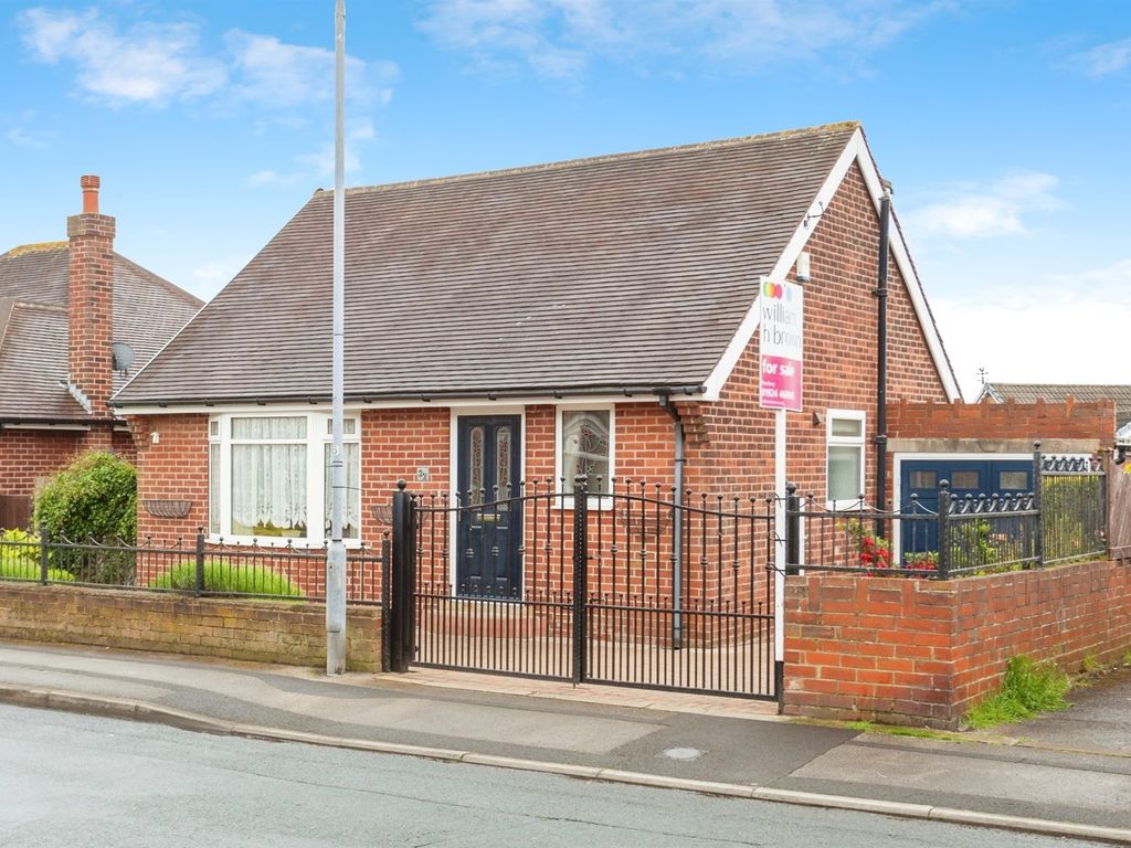 3 bed detached bungalow for sale in Langdale Road, Hanging Heaton