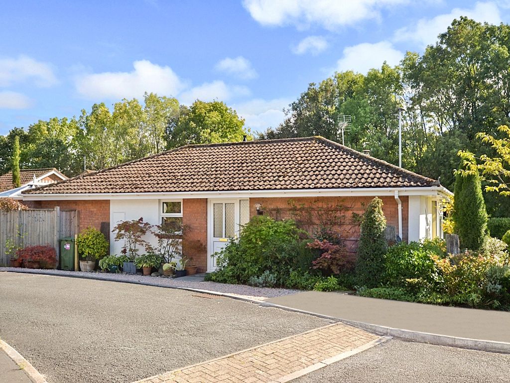 2 bed bungalow for sale in St. Thomas Close, Bovey Tracey, Newton Abbot