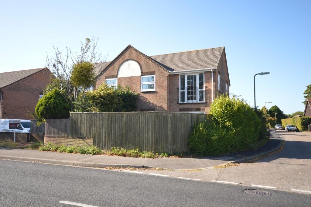 1 bed flat to rent in Oak Court, Pennington Close, Pennington