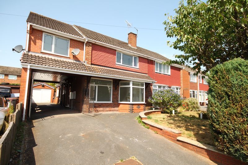 5 bed semidetached house for sale in Cardington Close, NewcastleUnder