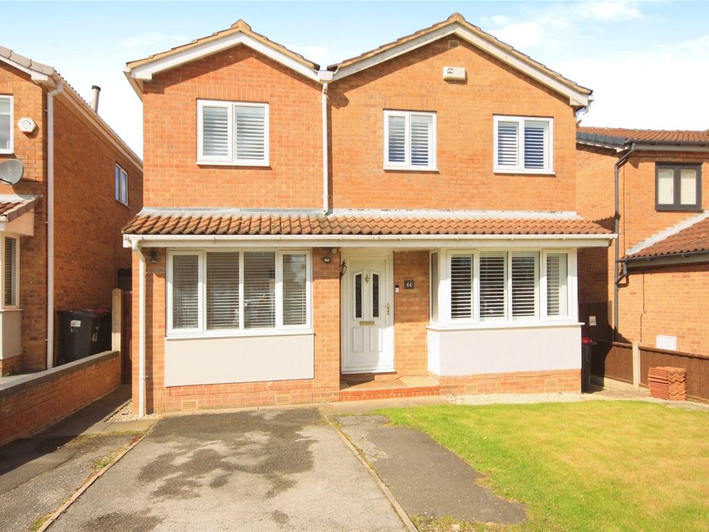 4 bed detached house for sale in Gaunt Road, Bramley, Rotherham, South