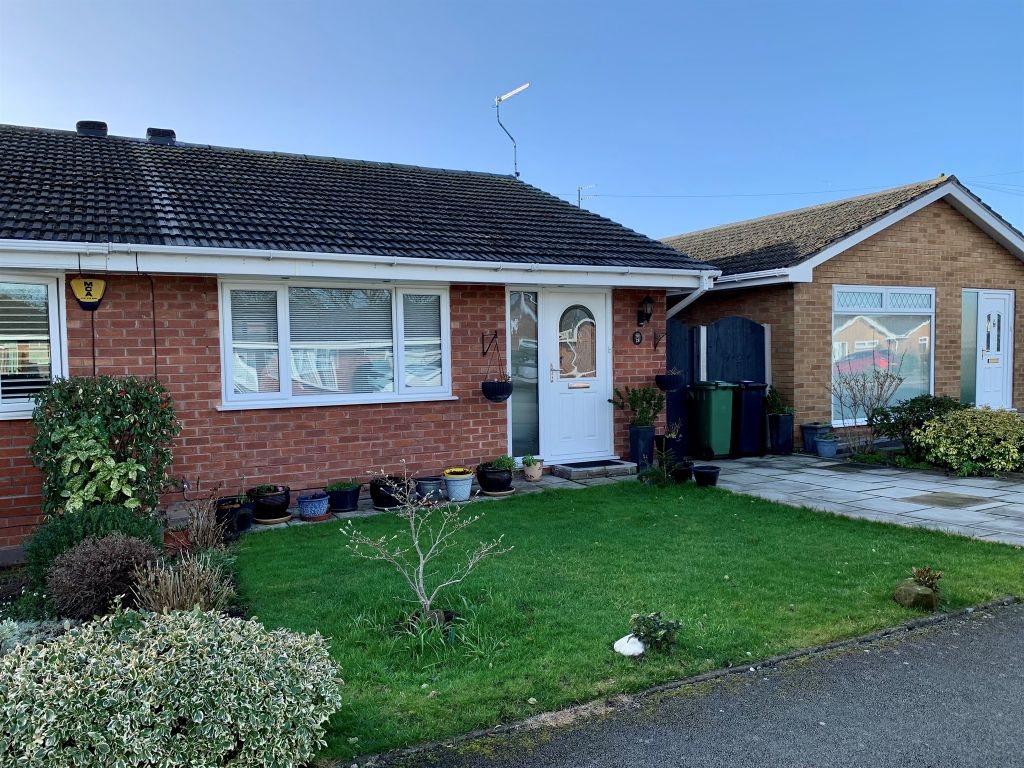 2 bed semidetached bungalow for sale in Danefield Road, Greasby