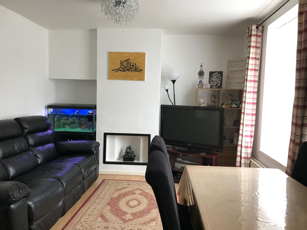 3 bed terraced house for sale in Peterborough Road, Carshalton SM5 Zoopla