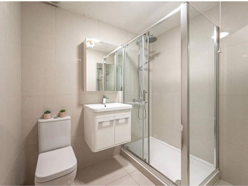 Cline Road, Boundsgreen N11