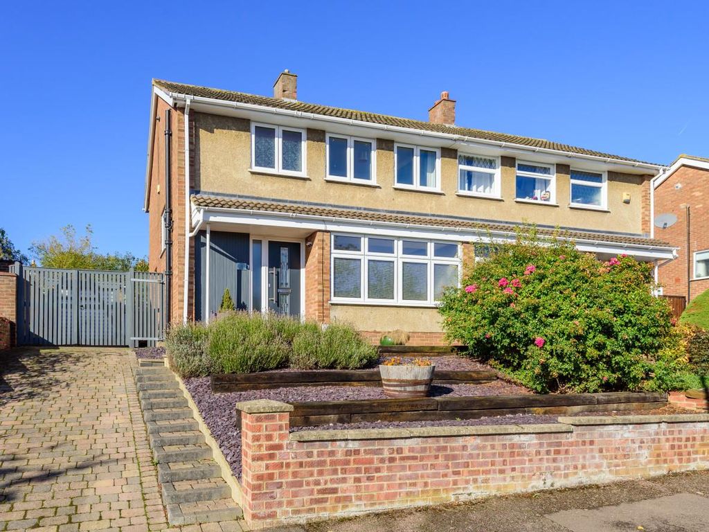 Plover Way, Bedford MK41  