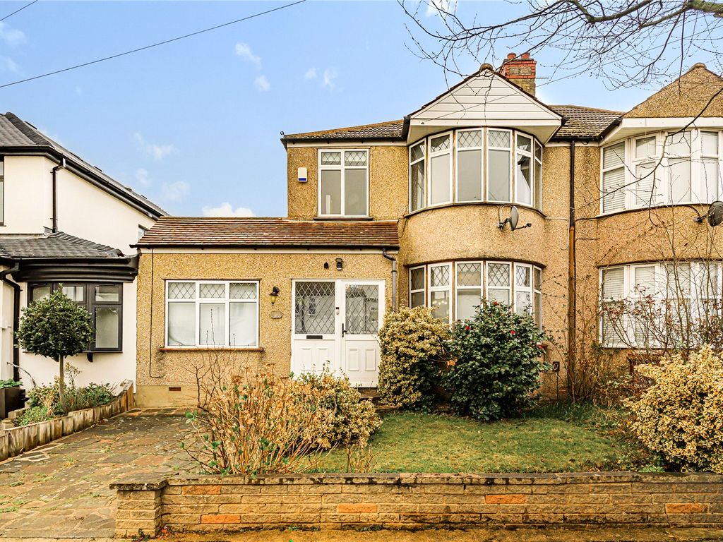 4 bed semidetached house for sale in Drummond Drive, Stanmore, London