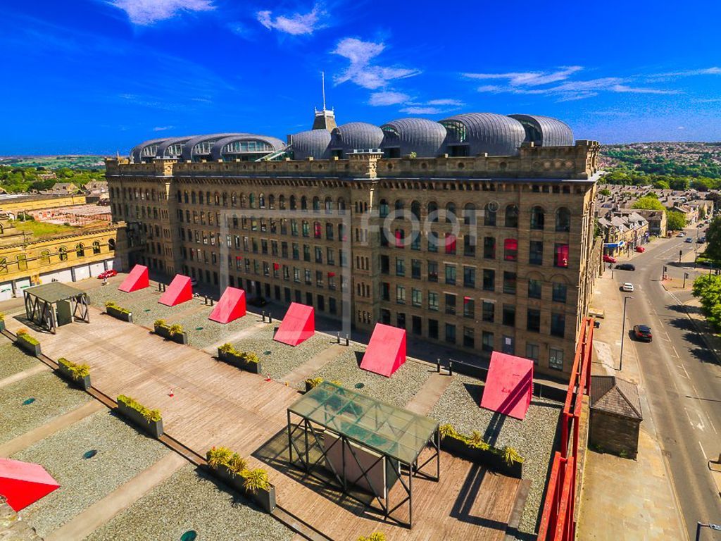 Studio to rent in Velvet Mill, Lister Mills, Bradford BD9, £550 pcm