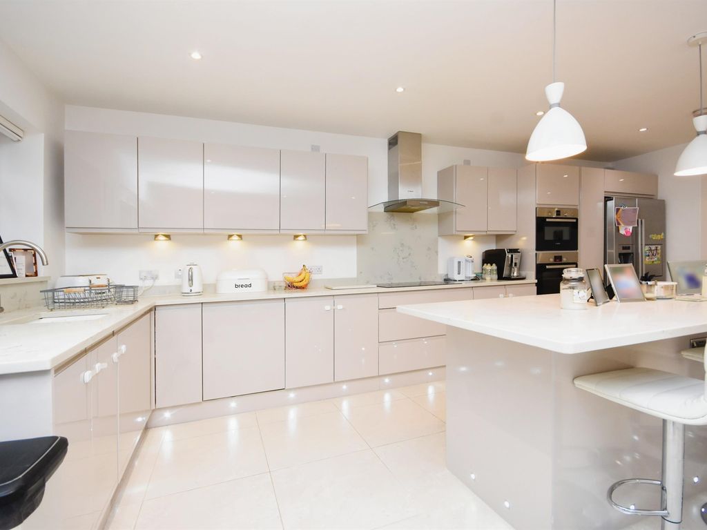 4 bed semidetached house for sale in Ingrave Road, Brentwood CM13 Zoopla