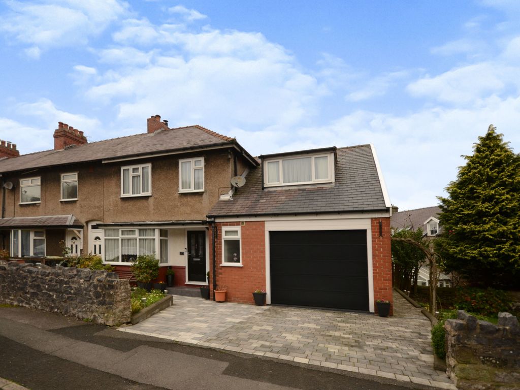 4 bed end terrace house for sale in Holmfield, Buxton SK17, £332,500
