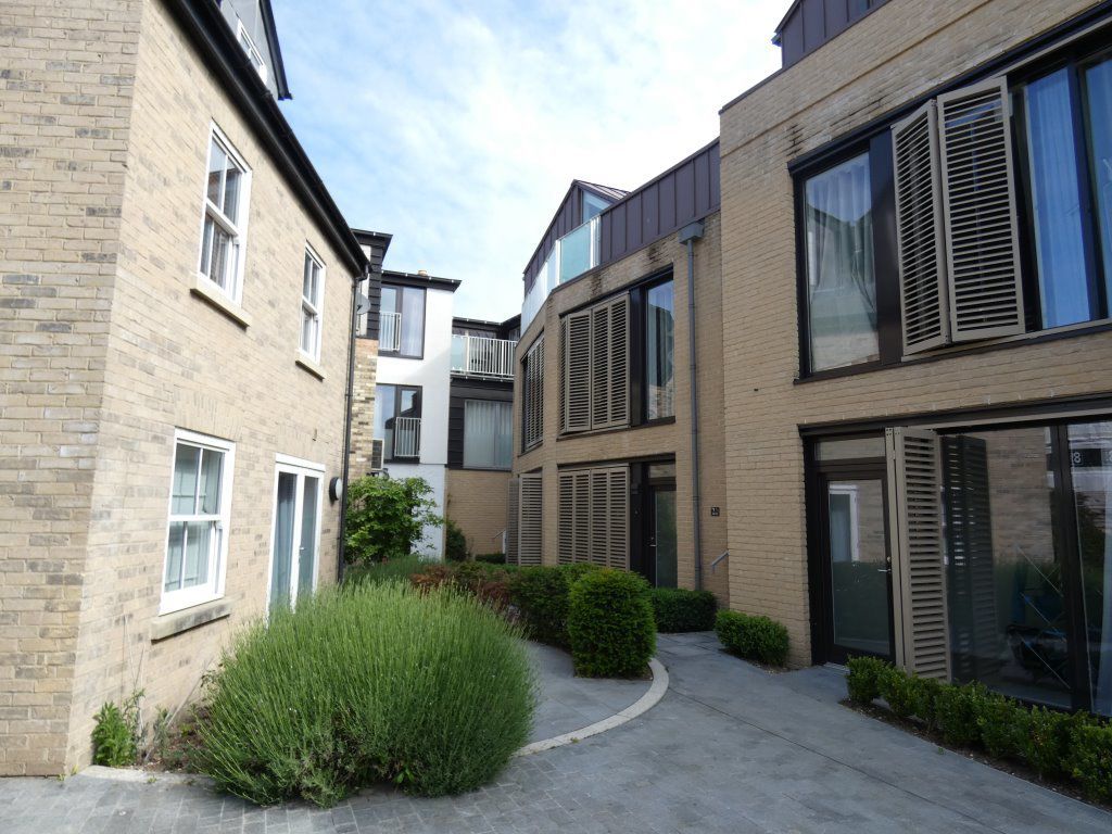 2 bed flat to rent in Boathouse Court, Trafalgar Road, Cambridge CB4
