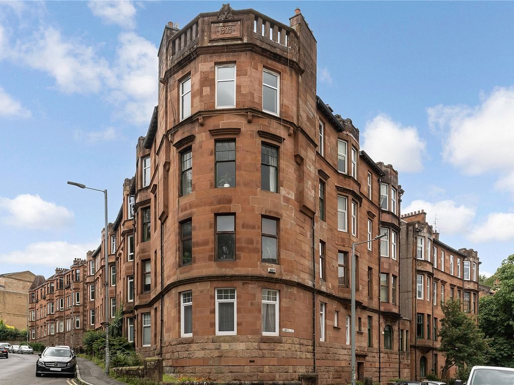2 bed flat for sale in Camphill Avenue, Shawlands, Glasgow G41, £
