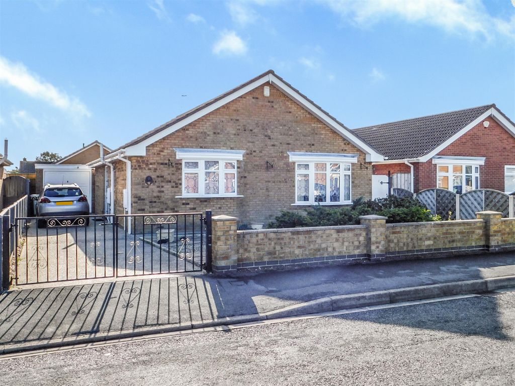 3 bed detached bungalow for sale in Lynn Well Close, Skegness, Lincs
