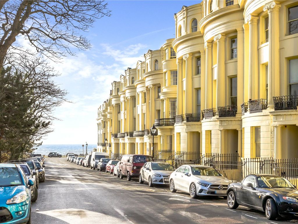 1 bed flat for sale in Brunswick Square, Hove, East Sussex BN3, £