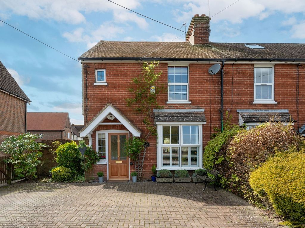 3 bed end terrace house for sale in Faygate Lane, Faygate RH12, £470,000 Zoopla