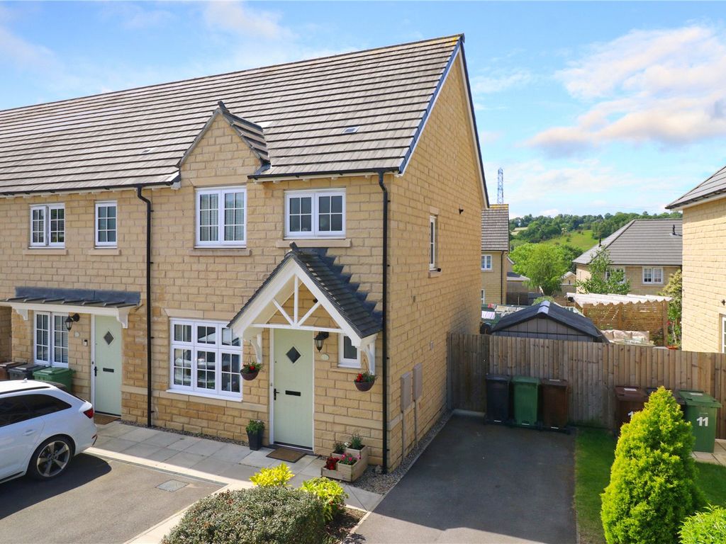 3 bed end terrace house for sale in Bletchley Way, Horsforth, Leeds