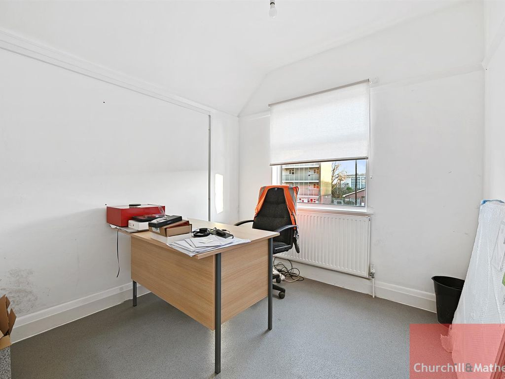 3 bed semidetached house for sale in East Acton Lane, London W3, £