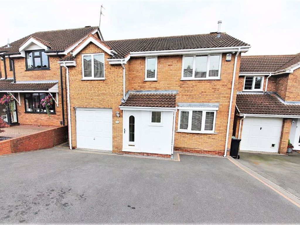 4 bed detached house for sale in Osberton Drive, Milking Bank, Dudley