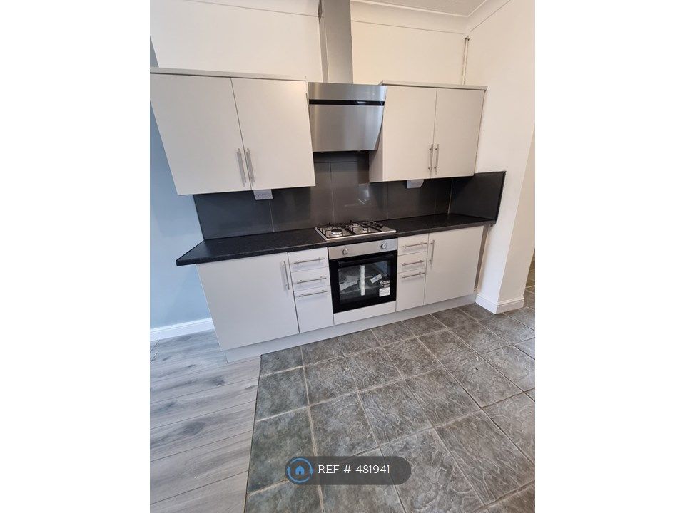 3 bed semidetached house to rent in Cumberland Road, Rochdale OL11