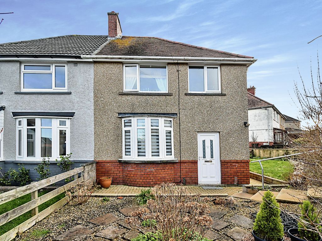 3 bed semidetached house for sale in Gaer Park Avenue, Newport NP20