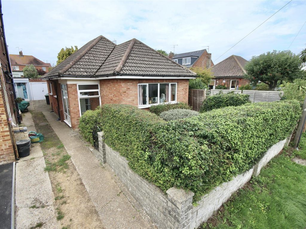 2 bed bungalow for sale in Maylands Road, Bedhampton, Havant PO9, £
