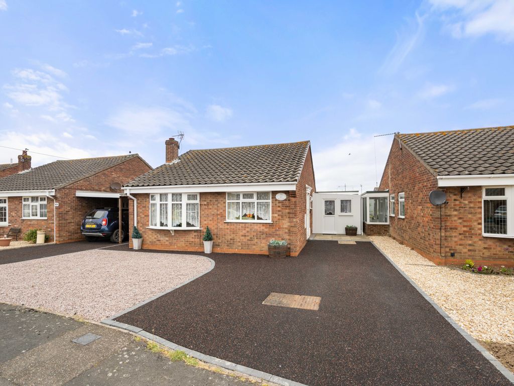 2 bed detached bungalow for sale in Wilton Avenue, Chapel St Leonards