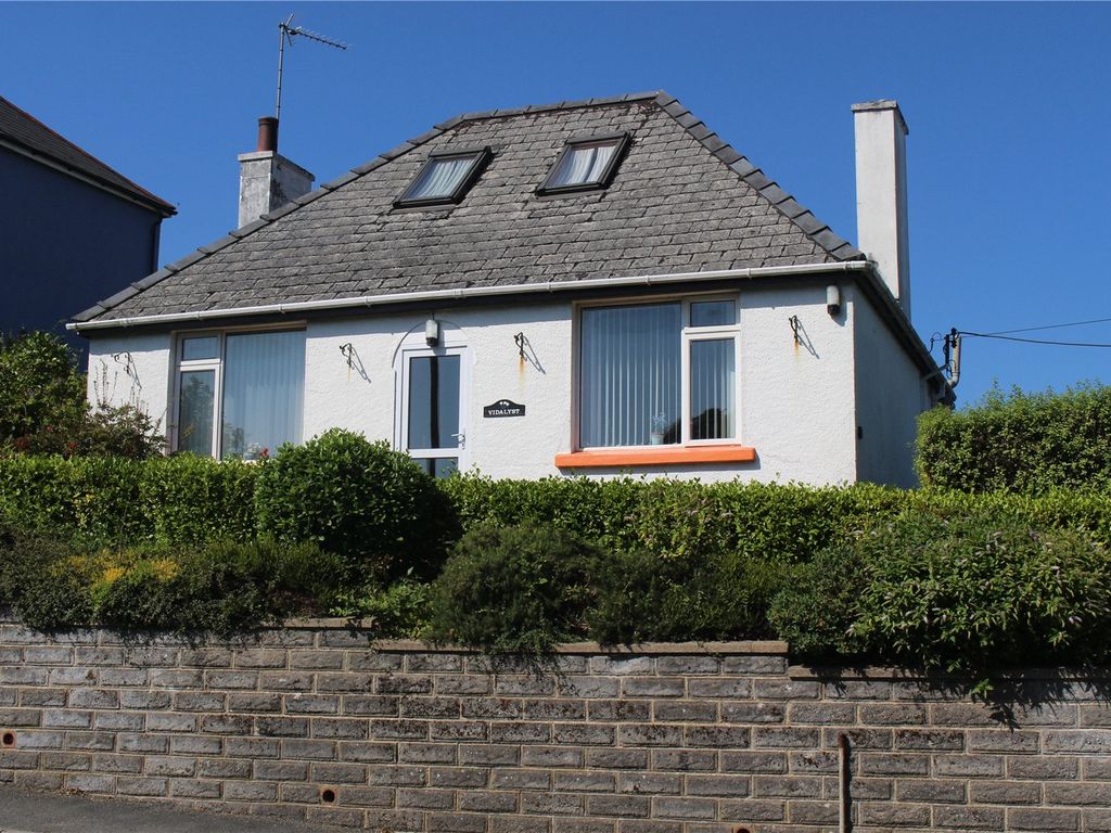 3 bed bungalow for sale in Carmarthen Road, Kilgetty, Pembrokeshire