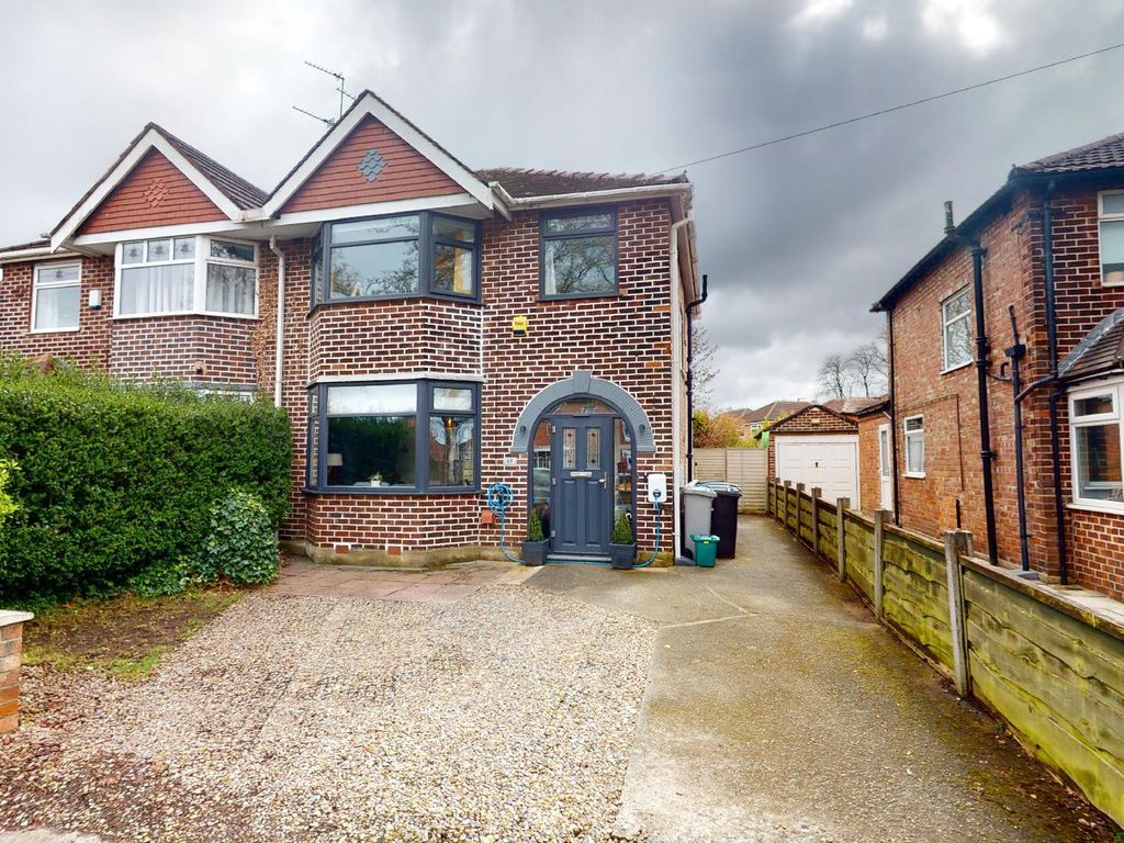 3 bed semidetached house for sale in Hayeswater Road, Urmston