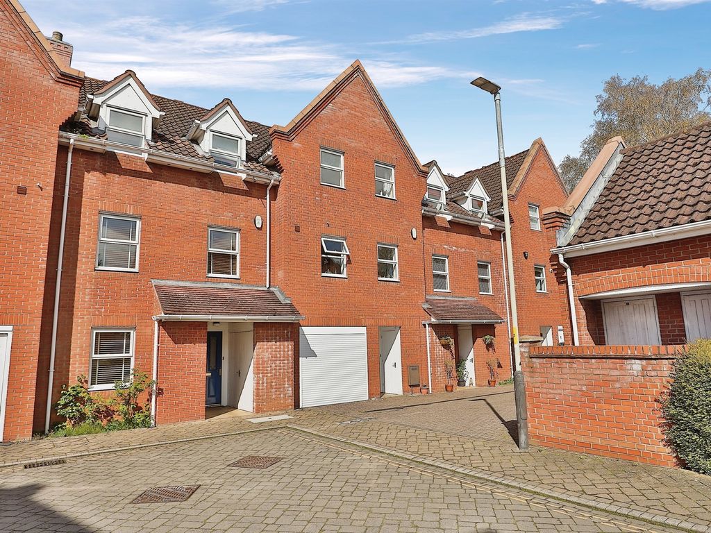 3 bed town house for sale in Old Laundry Court, Norwich NR2 Zoopla
