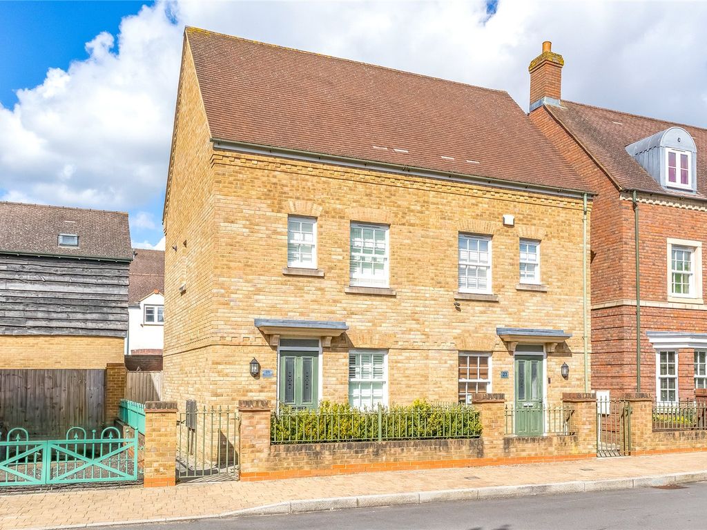 2 bed semidetached house to rent in Brentfore Street, East Wichel