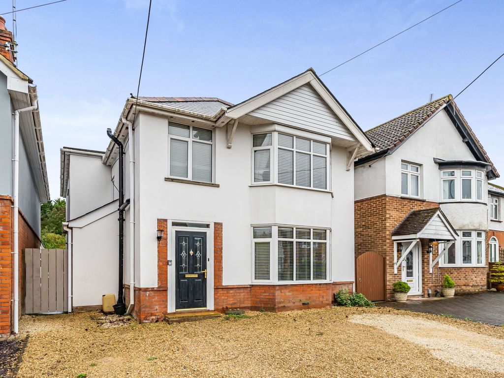 4 bed detached house for sale in Tollgate Road, Andover SP10, £495,000