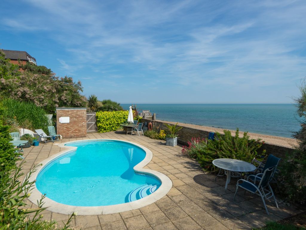 4 bed town house for sale in Radnor Cliff, Folkestone CT20 Zoopla