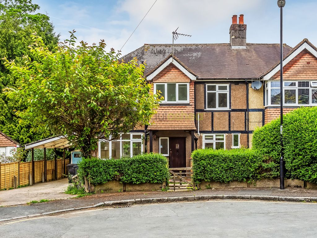 3 bed semidetached house for sale in Reddown Road, Coulsdon CR5, £