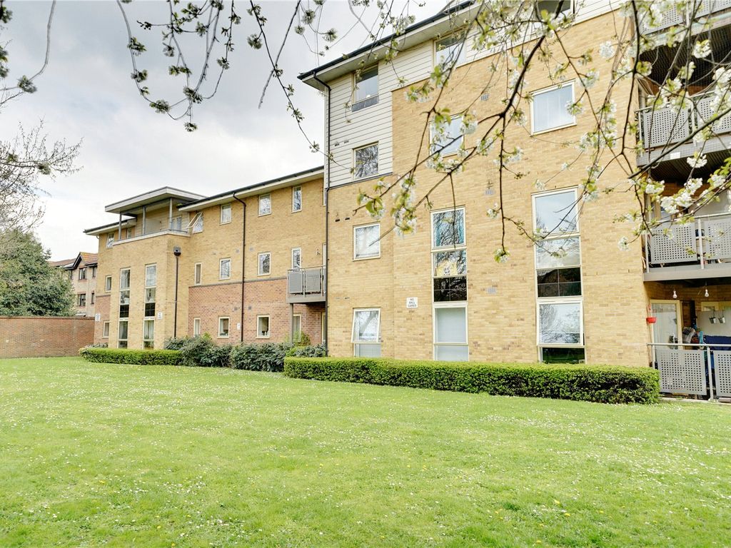 2 bed flat for sale in Melling Drive, Enfield EN1 Zoopla