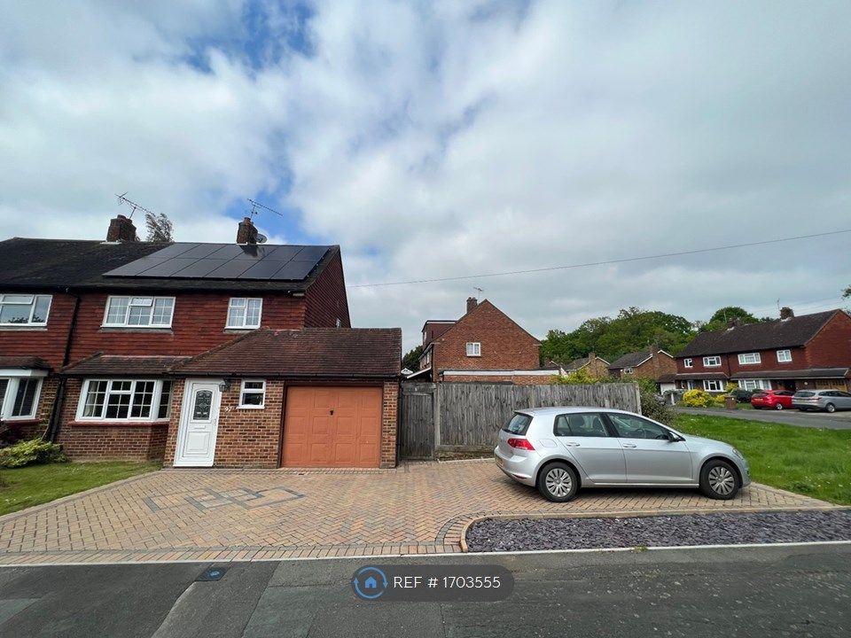 3 bed semidetached house to rent in Glendale Drive, Guildford GU4 Zoopla