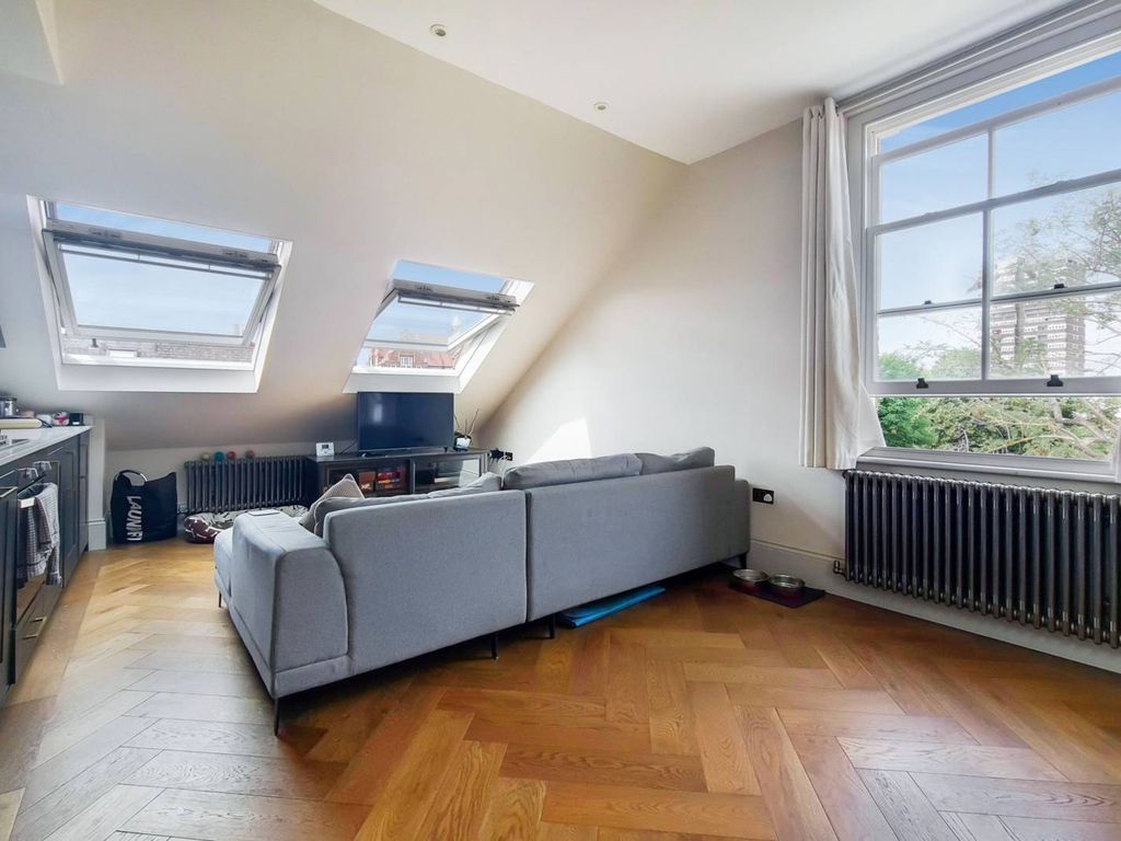 Stephendale Road, Sands End, London SW6  