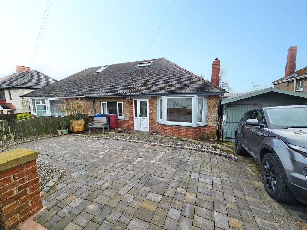 3 bed semidetached bungalow for sale in Deganwy Avenue, Blackburn