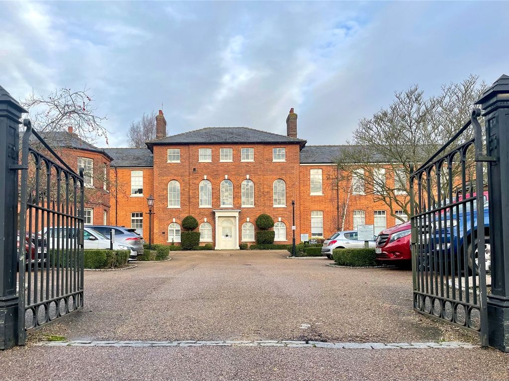 1 bed terraced house for sale in St Joseph Court, Old St Michaels Drive, Braintree, Essex CM7, £