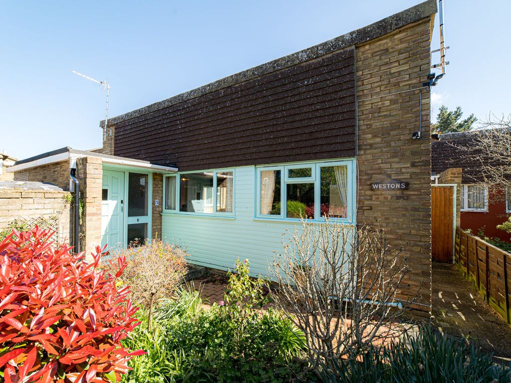 3 bed detached bungalow for sale in Farm House Close, Whitstable CT5