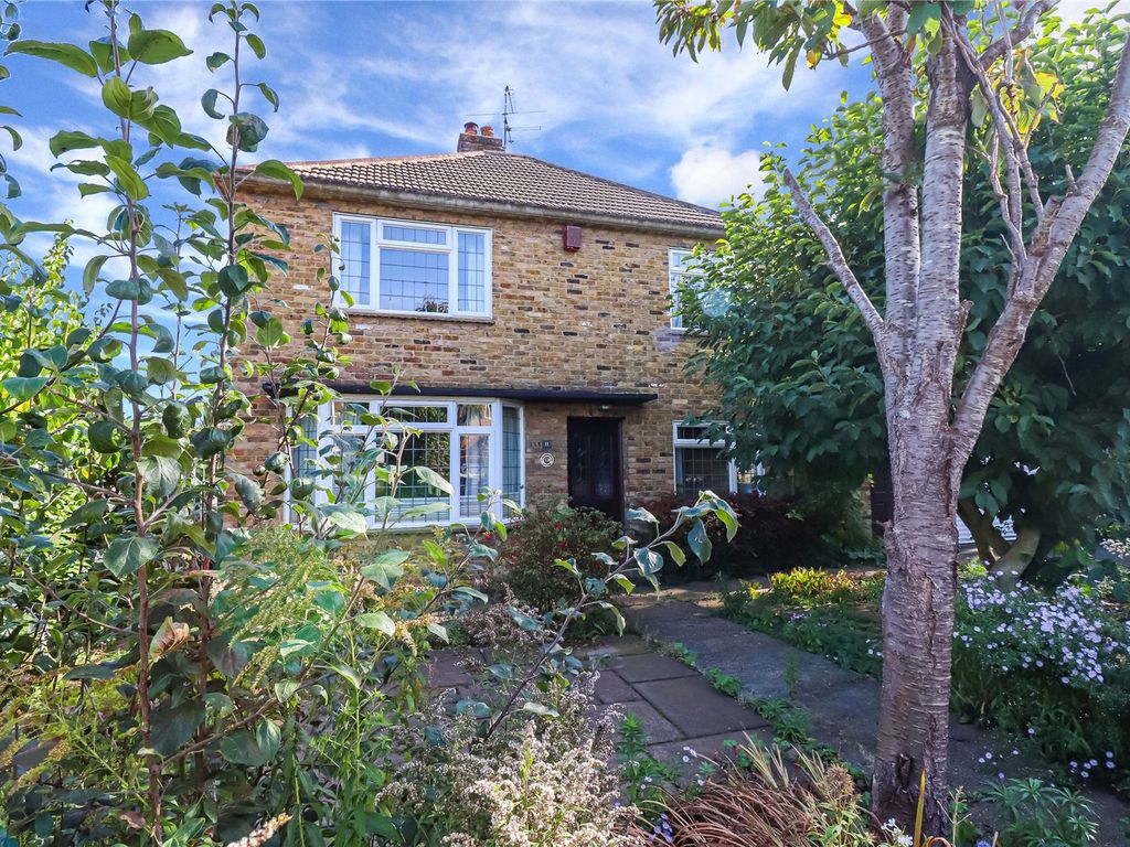 3 bed detached house for sale in Meadow Lane, Beaconsfield HP9 Zoopla