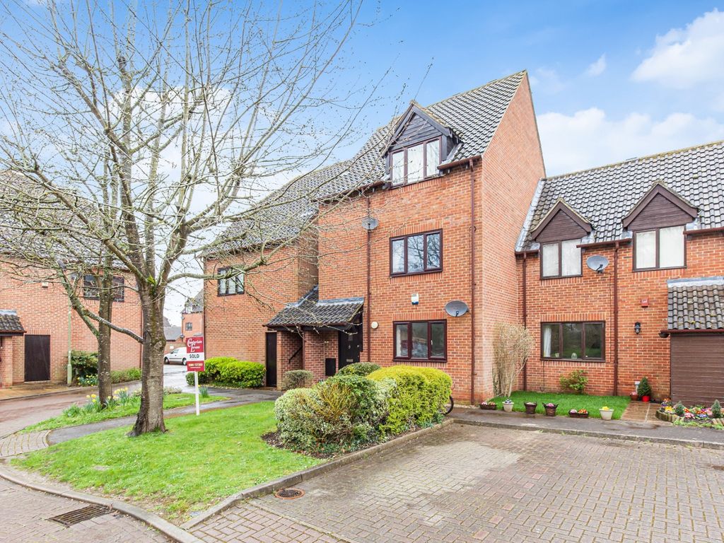 1 bed flat for sale in Hornbeam Drive, Garsington, Oxford OX4, £220,000