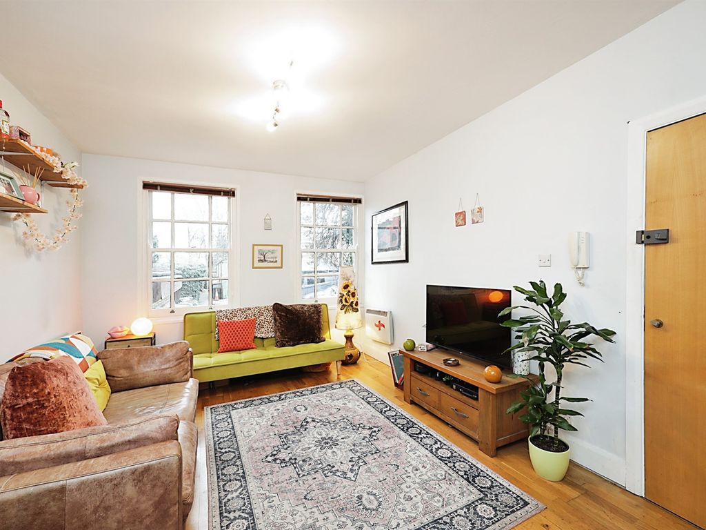 1 bed flat for sale in Terrace Gardens, Watford WD17 - Zoopla