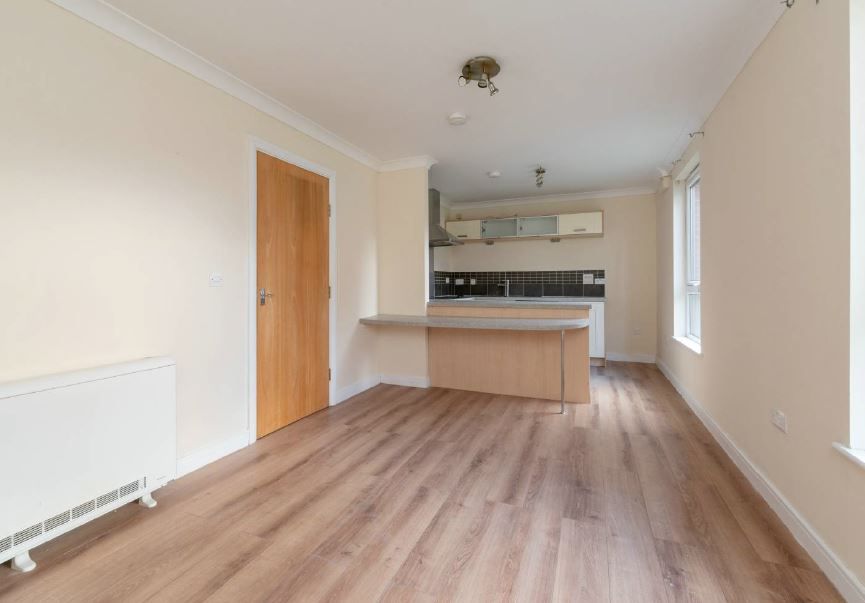 2 bed flat to rent in Ferry Gait Crescent, Edinburgh, Available Now EH4
