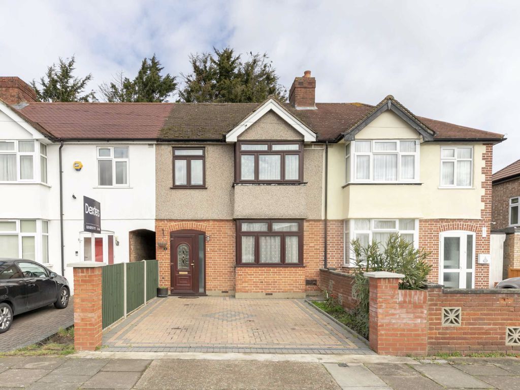3 bed property for sale in Cross Road, Hanworth, Feltham TW13 Zoopla