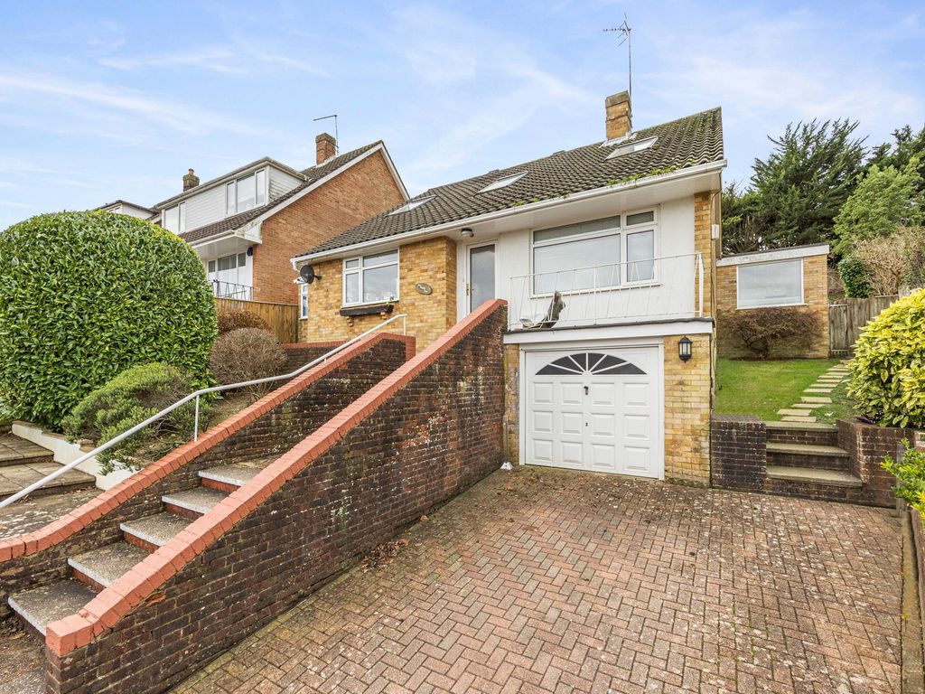 4 bed detached house for sale in Eldred Avenue, Brighton BN1, £600,000