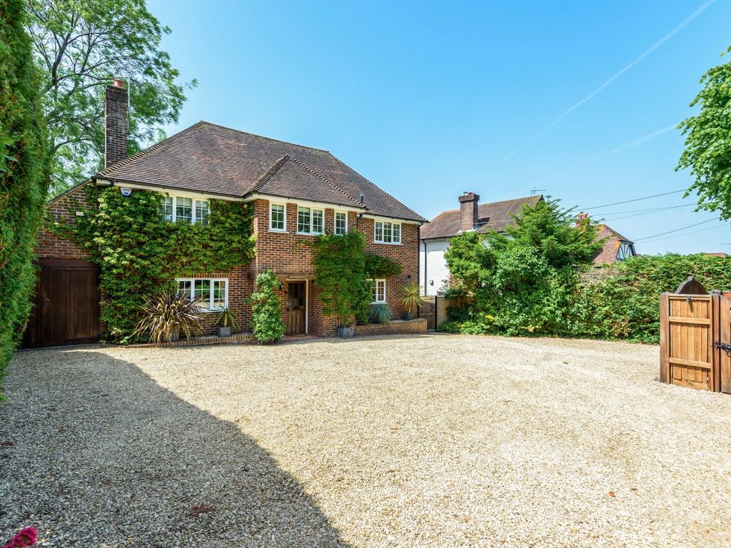 4 bed detached house to rent in Winchester Road, Andover SP10 Zoopla