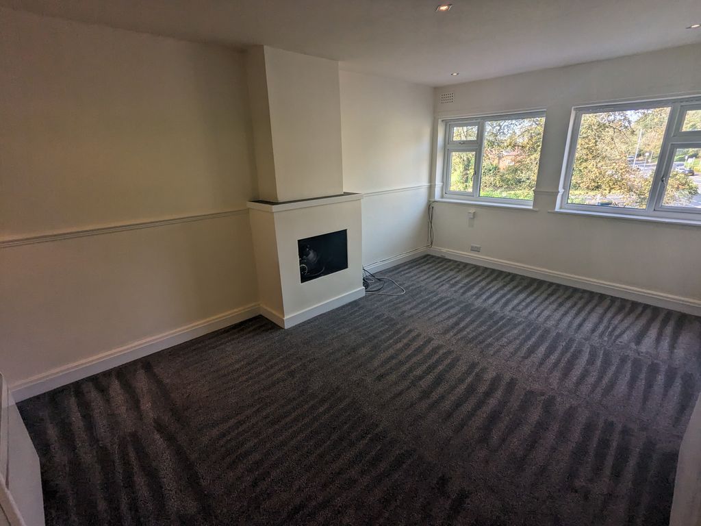 2 bed flat to rent in Victoria Avenue, Higher Blackley, Manchester M9